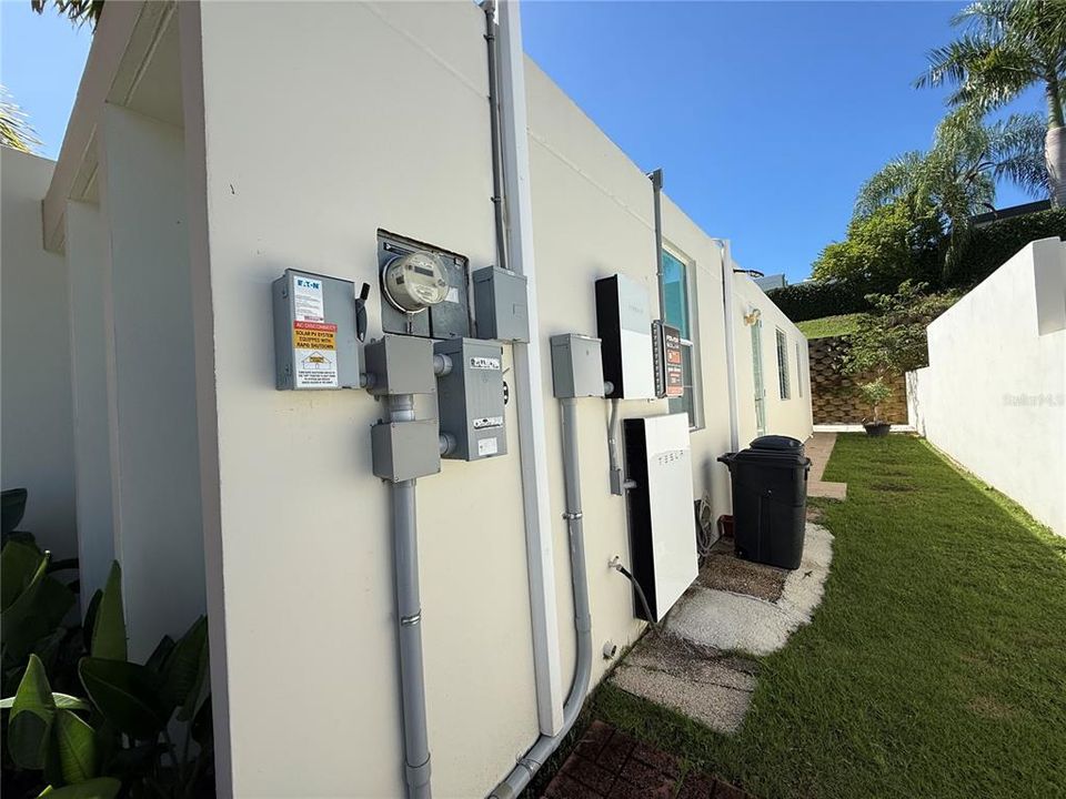 Active With Contract: $269,900 (3 beds, 2 baths, 1176 Square Feet)