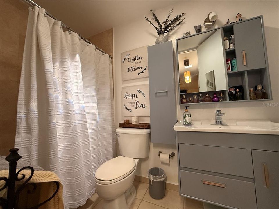 Active With Contract: $269,900 (3 beds, 2 baths, 1176 Square Feet)