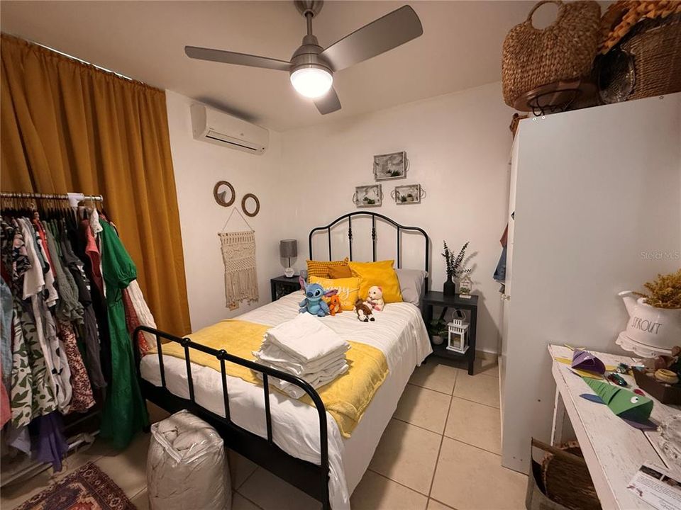 Active With Contract: $269,900 (3 beds, 2 baths, 1176 Square Feet)