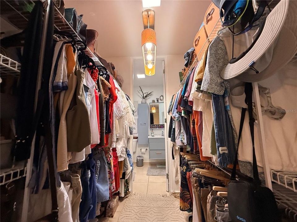 Active With Contract: $269,900 (3 beds, 2 baths, 1176 Square Feet)