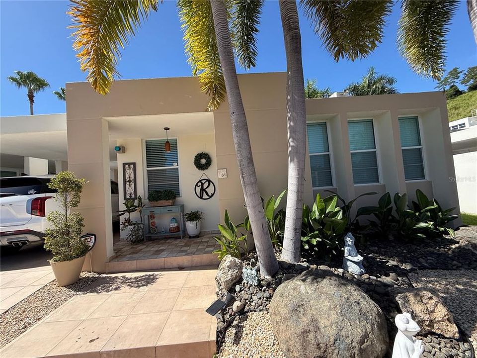 Active With Contract: $269,900 (3 beds, 2 baths, 1176 Square Feet)