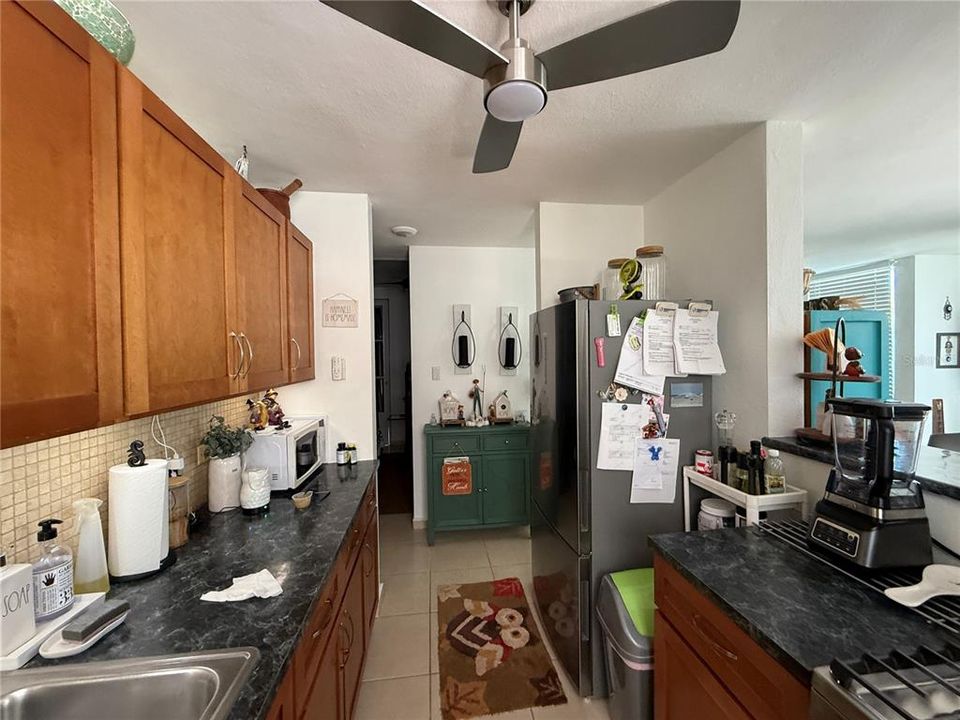 Active With Contract: $269,900 (3 beds, 2 baths, 1176 Square Feet)