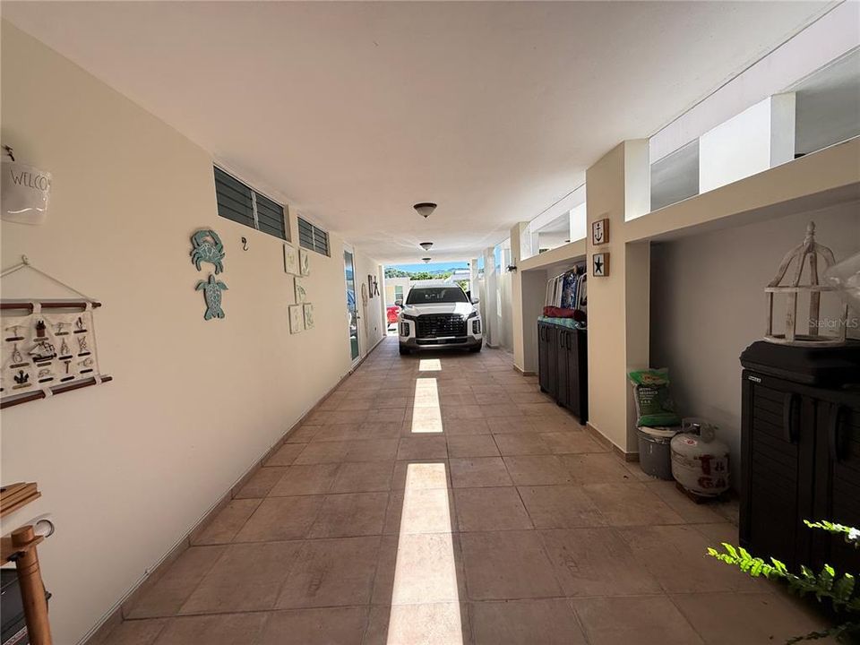 Active With Contract: $269,900 (3 beds, 2 baths, 1176 Square Feet)