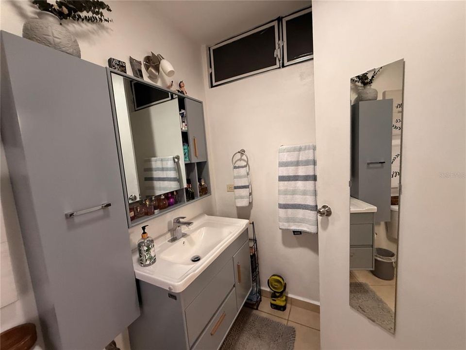 Active With Contract: $269,900 (3 beds, 2 baths, 1176 Square Feet)