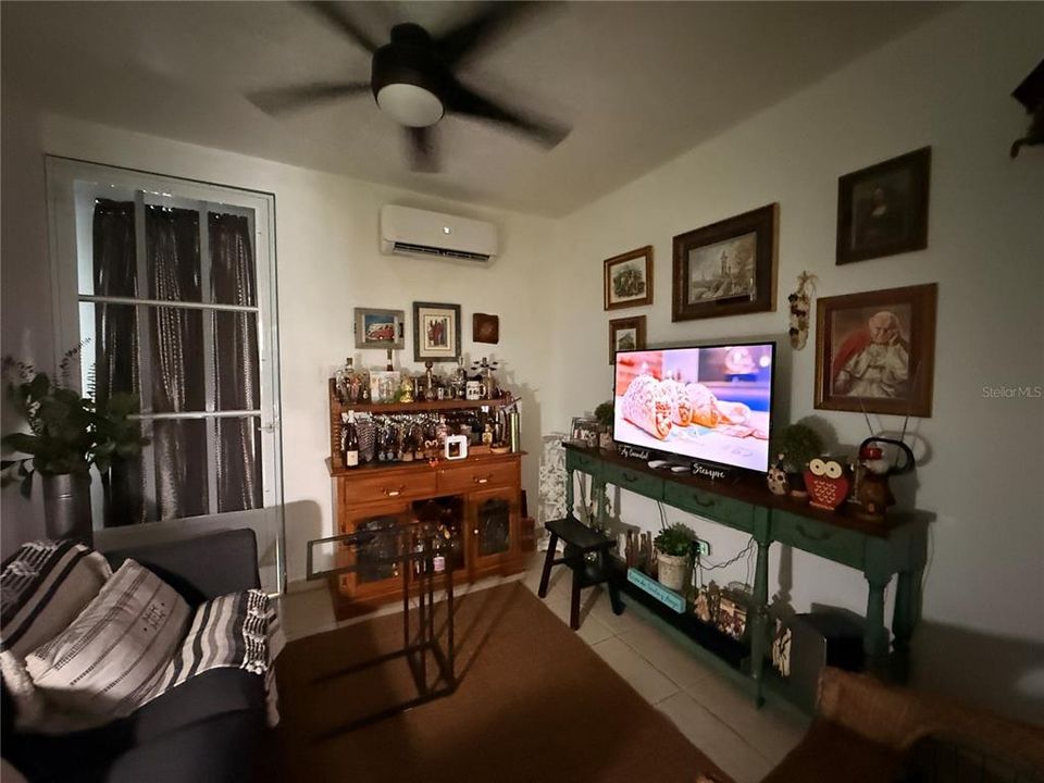 Active With Contract: $269,900 (3 beds, 2 baths, 1176 Square Feet)