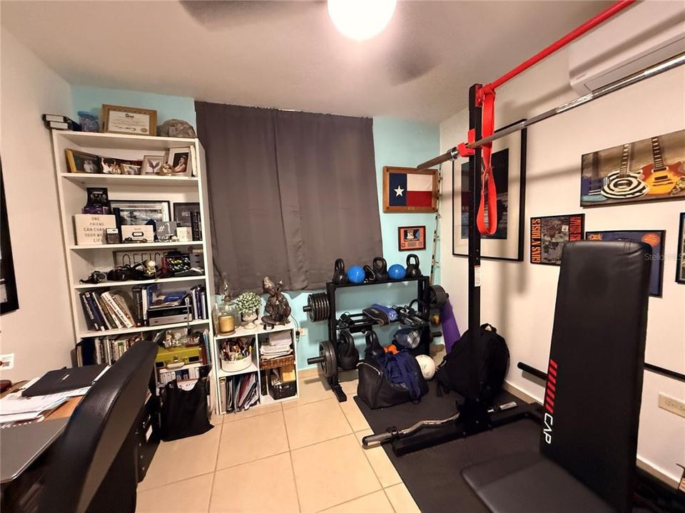 Active With Contract: $269,900 (3 beds, 2 baths, 1176 Square Feet)