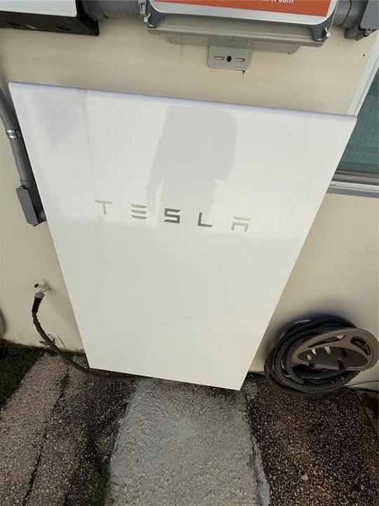 Active With Contract: $269,900 (3 beds, 2 baths, 1176 Square Feet)