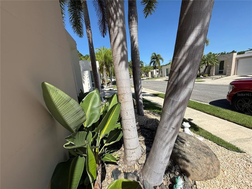 Active With Contract: $269,900 (3 beds, 2 baths, 1176 Square Feet)