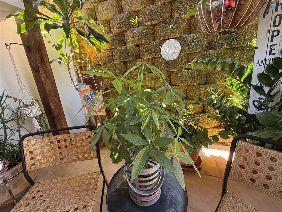 Active With Contract: $269,900 (3 beds, 2 baths, 1176 Square Feet)