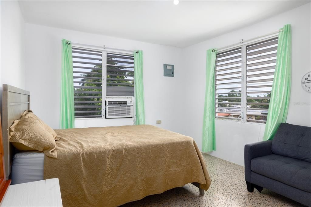 For Sale: $350,000 (2 beds, 0 baths, 2924 Square Feet)