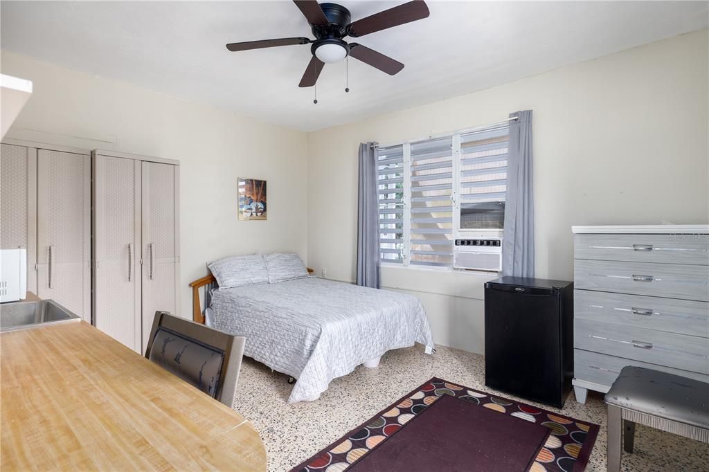 For Sale: $350,000 (2 beds, 0 baths, 2924 Square Feet)