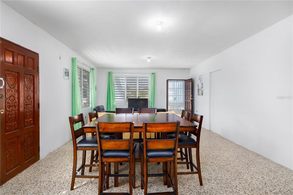 For Sale: $350,000 (2 beds, 0 baths, 2924 Square Feet)