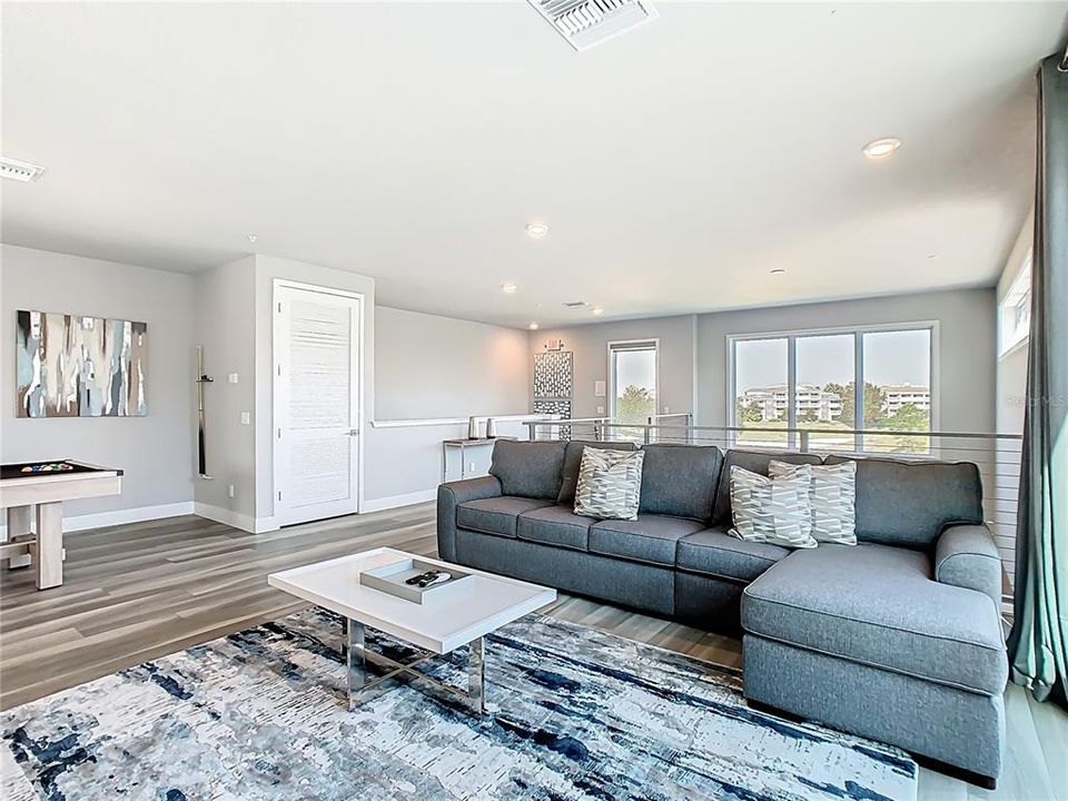 В аренду: $4,300 (5 спален, 4 ванн, 2630 Квадратных фут)