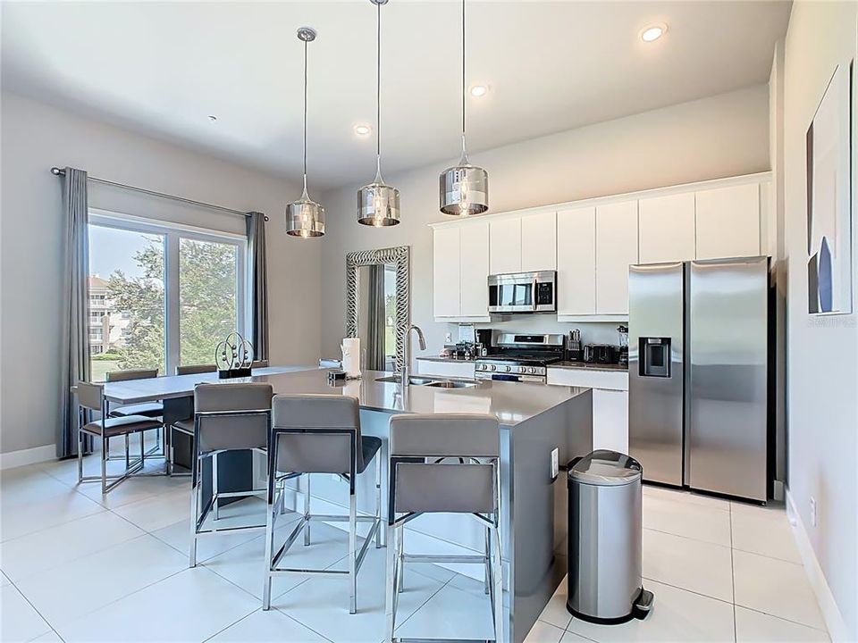 В аренду: $4,300 (5 спален, 4 ванн, 2630 Квадратных фут)