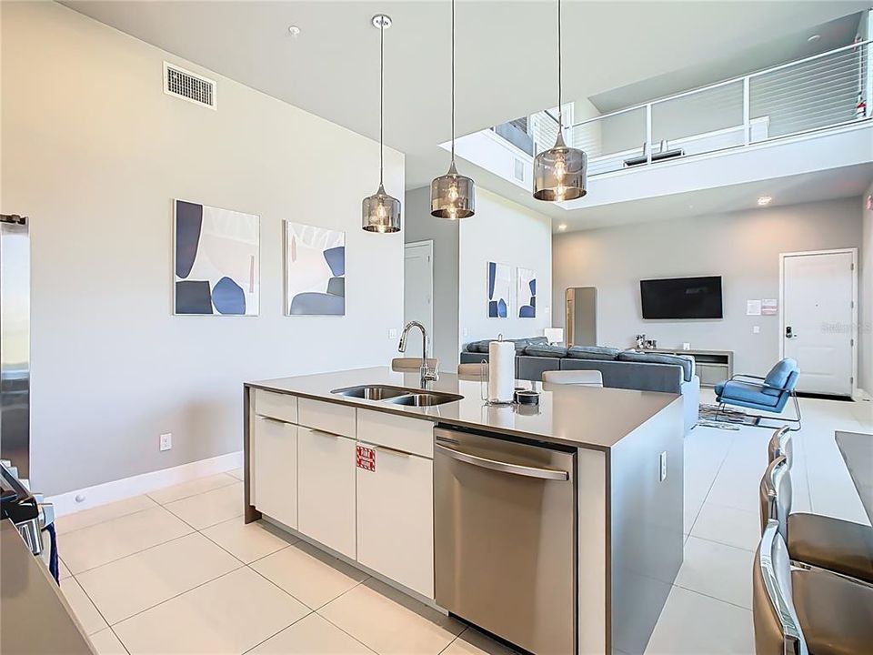 В аренду: $4,300 (5 спален, 4 ванн, 2630 Квадратных фут)