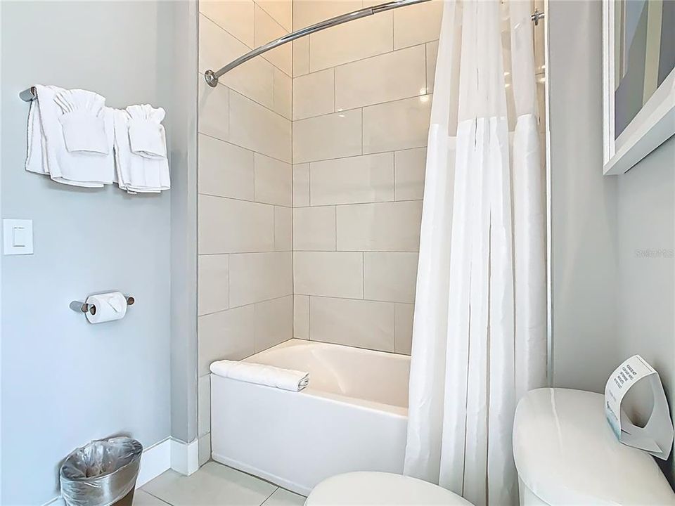 В аренду: $4,300 (5 спален, 4 ванн, 2630 Квадратных фут)