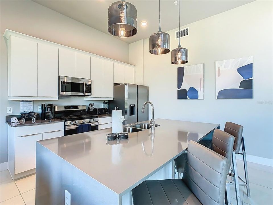 В аренду: $4,300 (5 спален, 4 ванн, 2630 Квадратных фут)