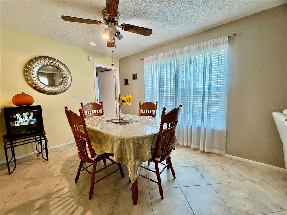 For Sale: $169,000 (2 beds, 2 baths, 912 Square Feet)