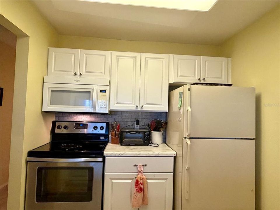 For Sale: $169,000 (2 beds, 2 baths, 912 Square Feet)