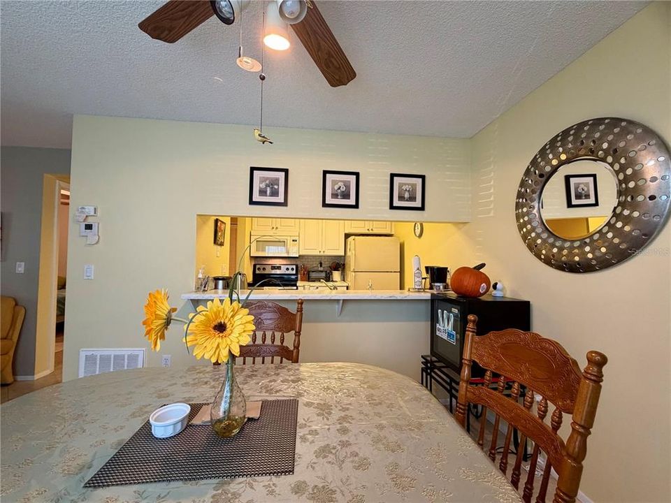 For Sale: $169,000 (2 beds, 2 baths, 912 Square Feet)