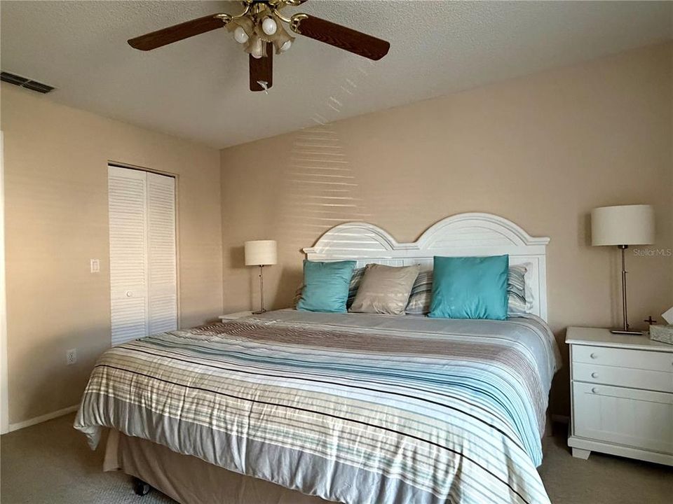 For Sale: $169,000 (2 beds, 2 baths, 912 Square Feet)