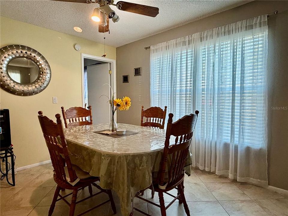 For Sale: $169,000 (2 beds, 2 baths, 912 Square Feet)