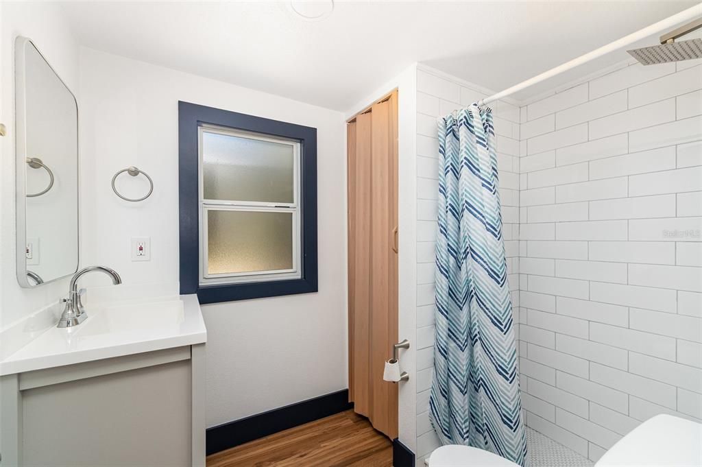 На продажу: $364,900 (5 спален, 3 ванн, 2280 Квадратных фут)