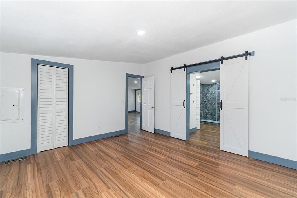 На продажу: $364,900 (5 спален, 3 ванн, 2280 Квадратных фут)