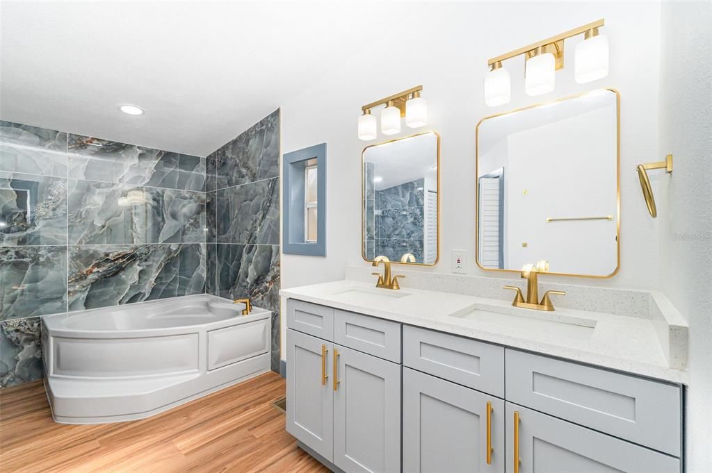 На продажу: $364,900 (5 спален, 3 ванн, 2280 Квадратных фут)