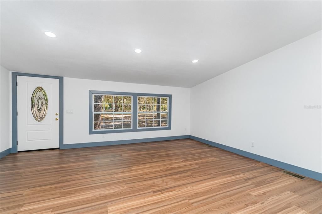 На продажу: $364,900 (5 спален, 3 ванн, 2280 Квадратных фут)