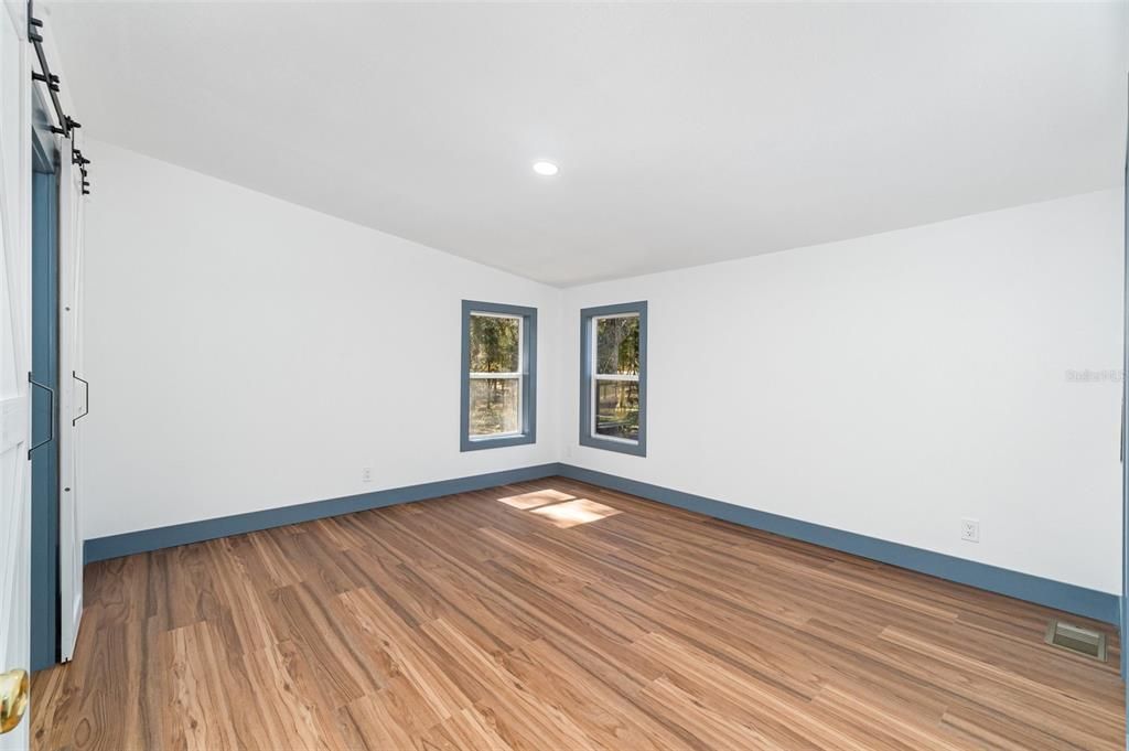 На продажу: $364,900 (5 спален, 3 ванн, 2280 Квадратных фут)