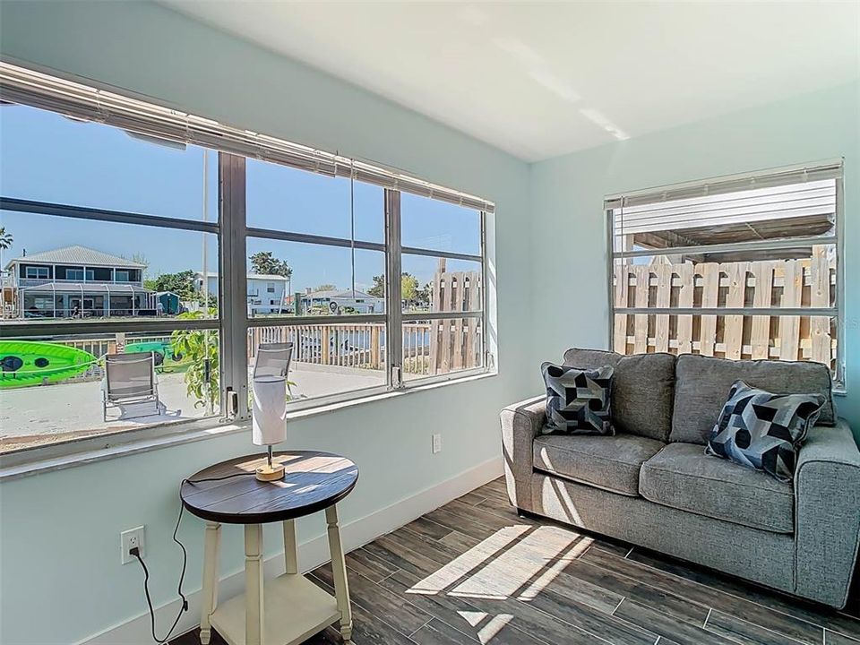 待售: $475,000 (3 贝兹, 2 浴室, 1086 平方英尺)