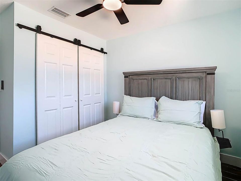 待售: $475,000 (3 贝兹, 2 浴室, 1086 平方英尺)