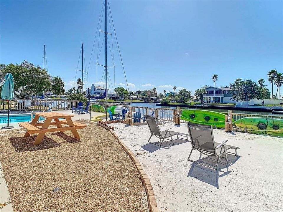 待售: $475,000 (3 贝兹, 2 浴室, 1086 平方英尺)