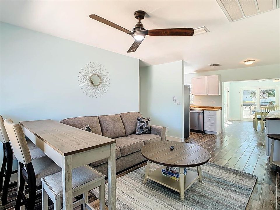 待售: $475,000 (3 贝兹, 2 浴室, 1086 平方英尺)