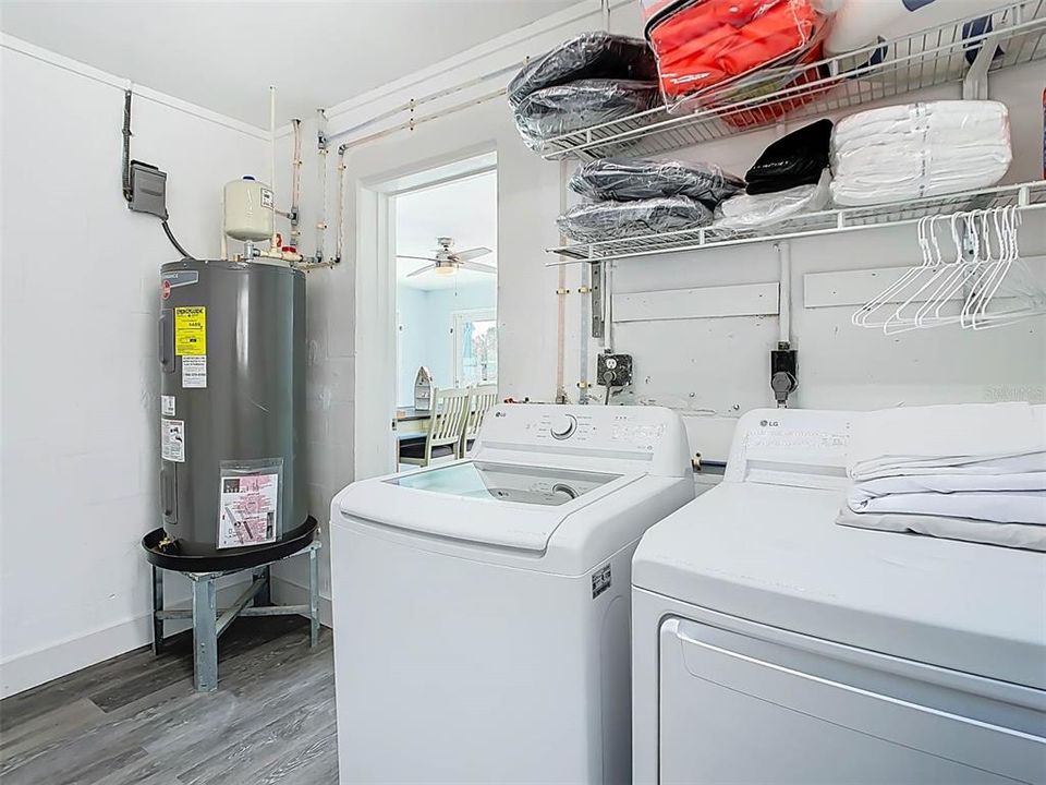 待售: $475,000 (3 贝兹, 2 浴室, 1086 平方英尺)