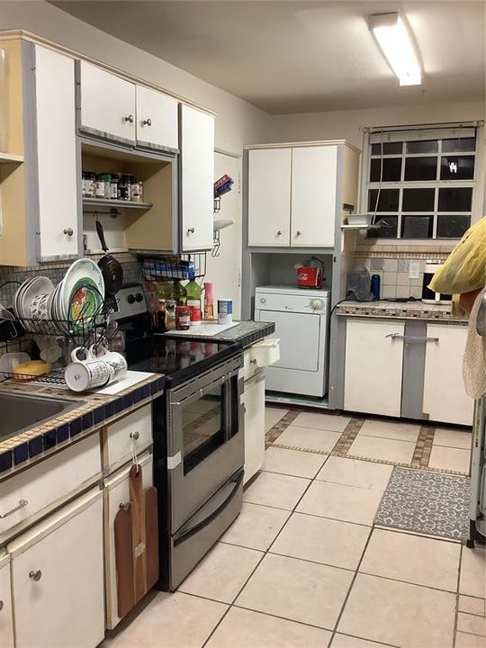 For Sale: $649,999 (4 beds, 2 baths, 1541 Square Feet)