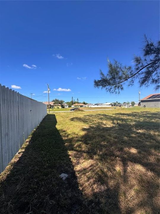 待售: $80,000 (0.23 acres)