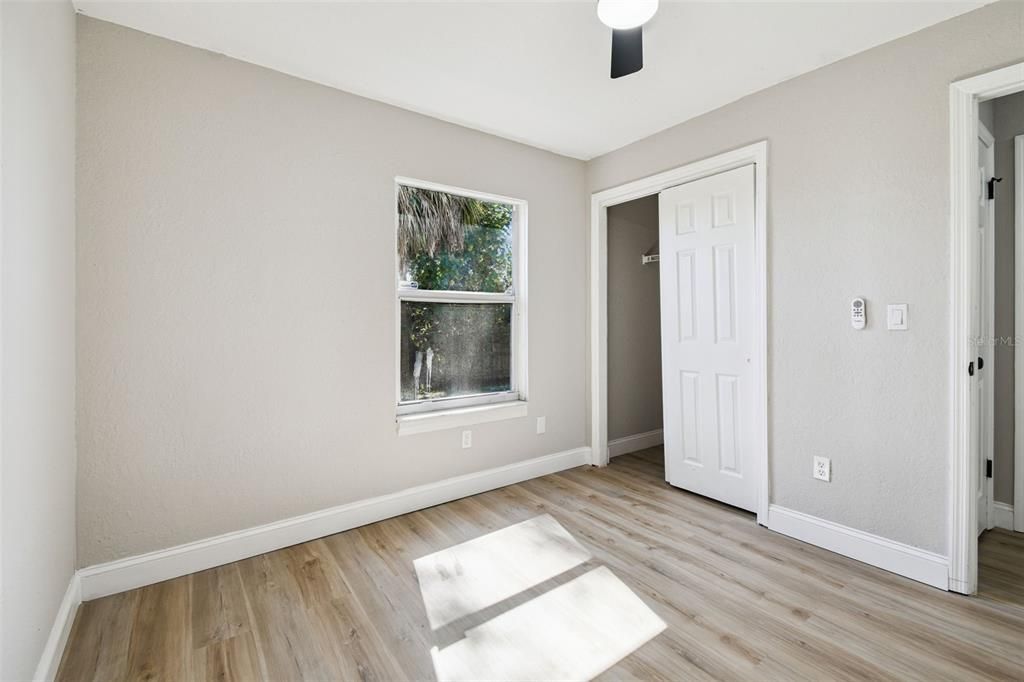 Active With Contract: $320,000 (3 beds, 2 baths, 1220 Square Feet)