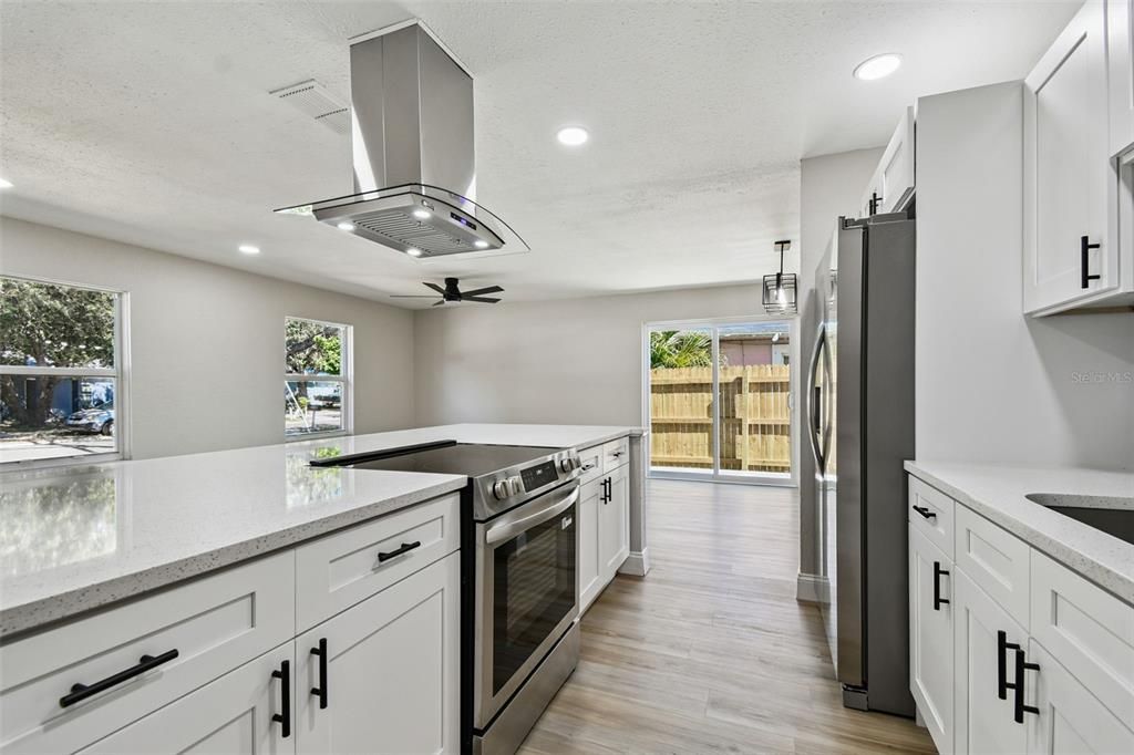 Active With Contract: $320,000 (3 beds, 2 baths, 1220 Square Feet)