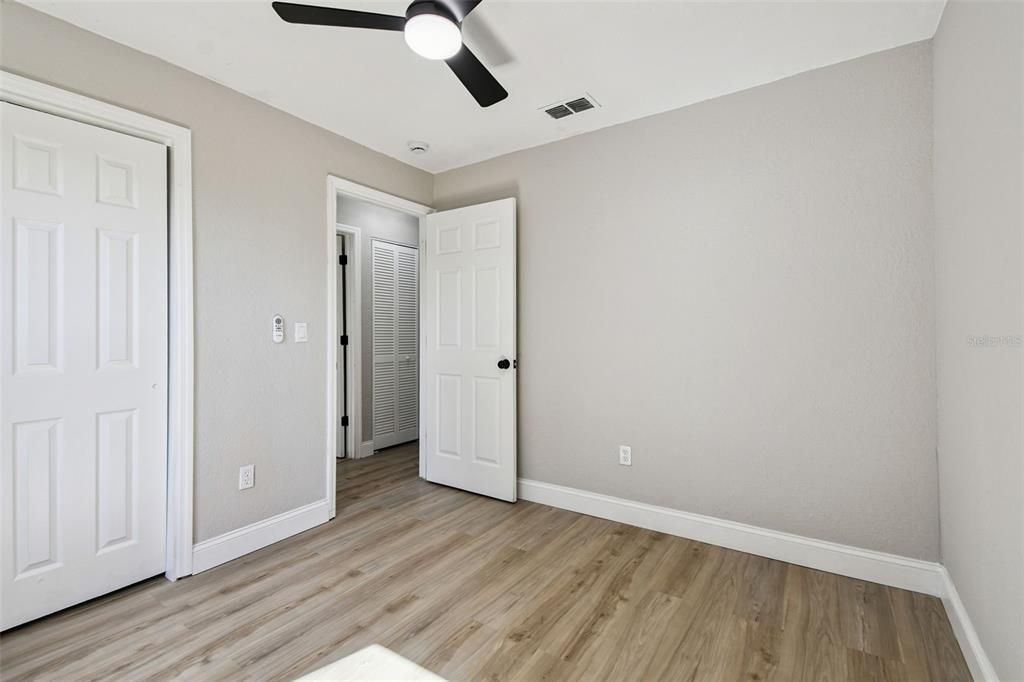 Active With Contract: $320,000 (3 beds, 2 baths, 1220 Square Feet)