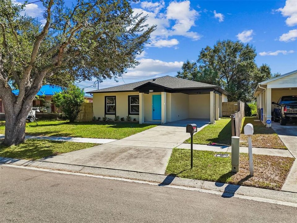 Active With Contract: $320,000 (3 beds, 2 baths, 1220 Square Feet)