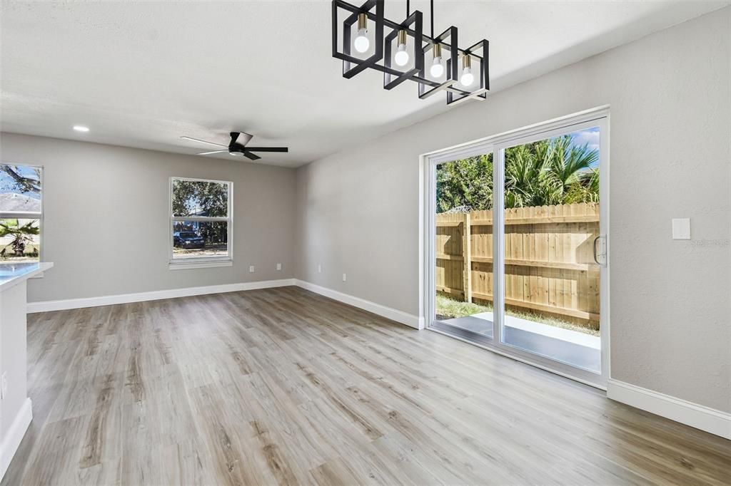 Active With Contract: $320,000 (3 beds, 2 baths, 1220 Square Feet)