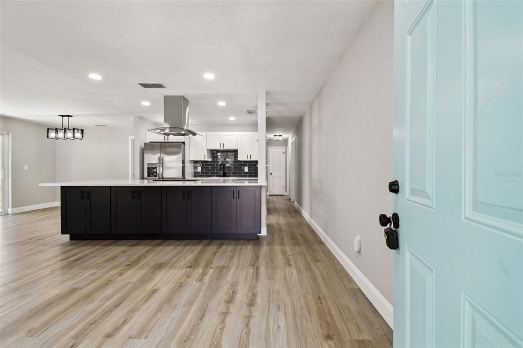 Active With Contract: $320,000 (3 beds, 2 baths, 1220 Square Feet)