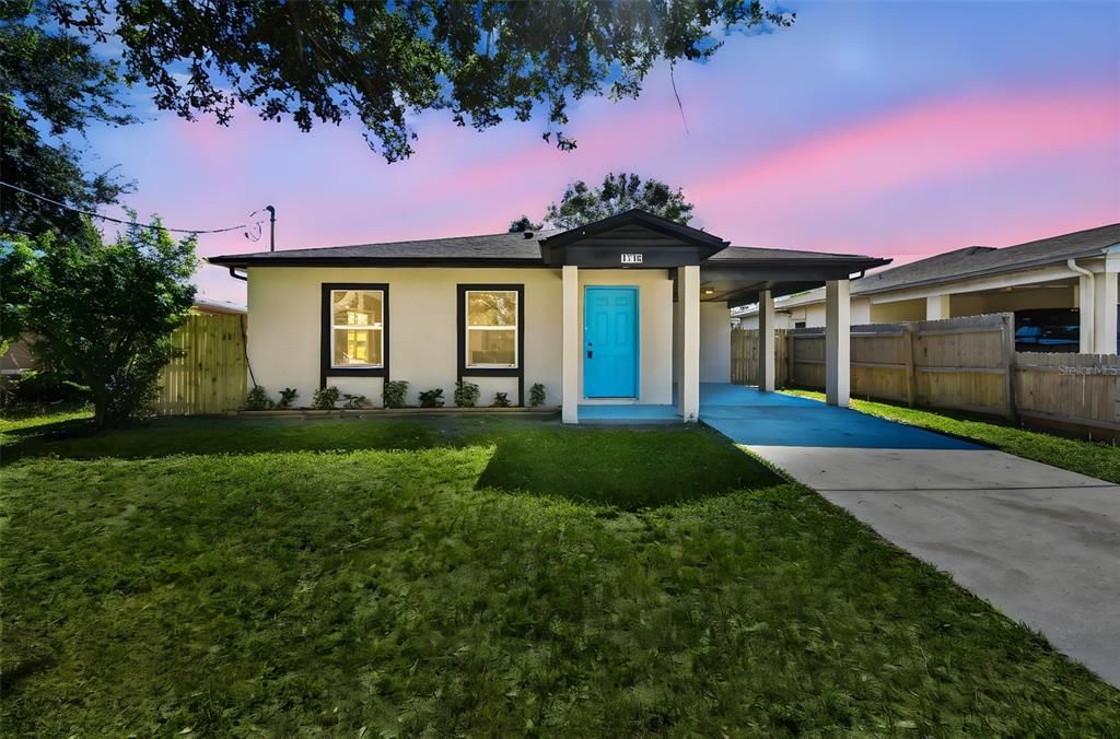 Active With Contract: $320,000 (3 beds, 2 baths, 1220 Square Feet)