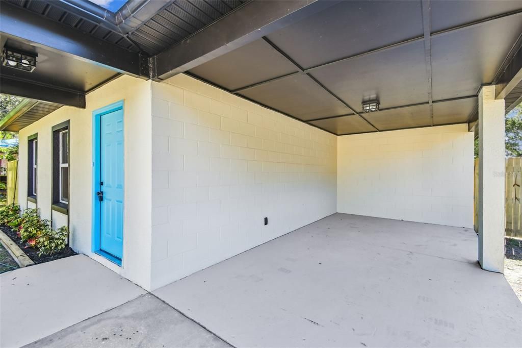 Active With Contract: $320,000 (3 beds, 2 baths, 1220 Square Feet)