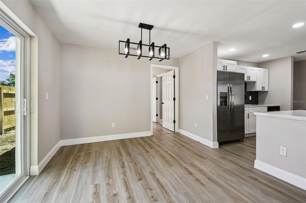 Active With Contract: $320,000 (3 beds, 2 baths, 1220 Square Feet)