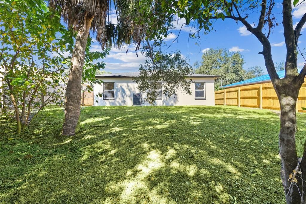 Active With Contract: $320,000 (3 beds, 2 baths, 1220 Square Feet)