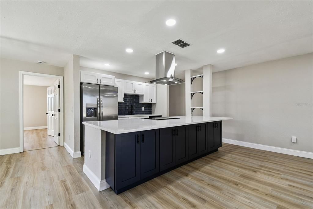 Active With Contract: $320,000 (3 beds, 2 baths, 1220 Square Feet)