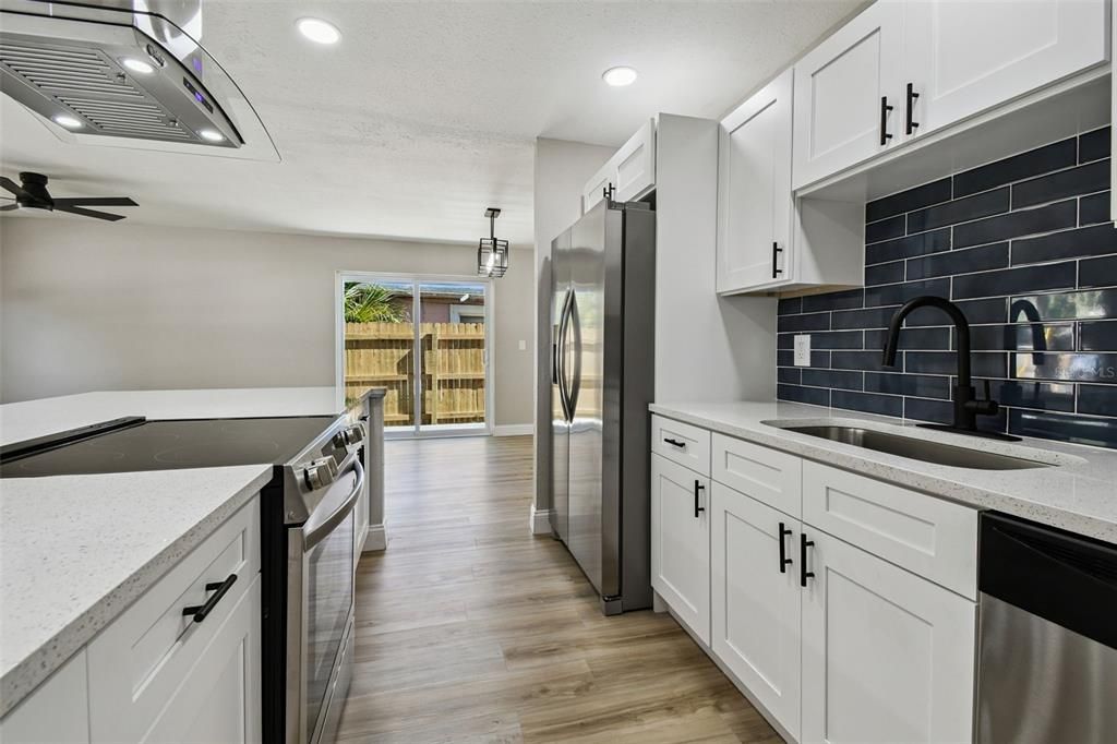 Active With Contract: $320,000 (3 beds, 2 baths, 1220 Square Feet)